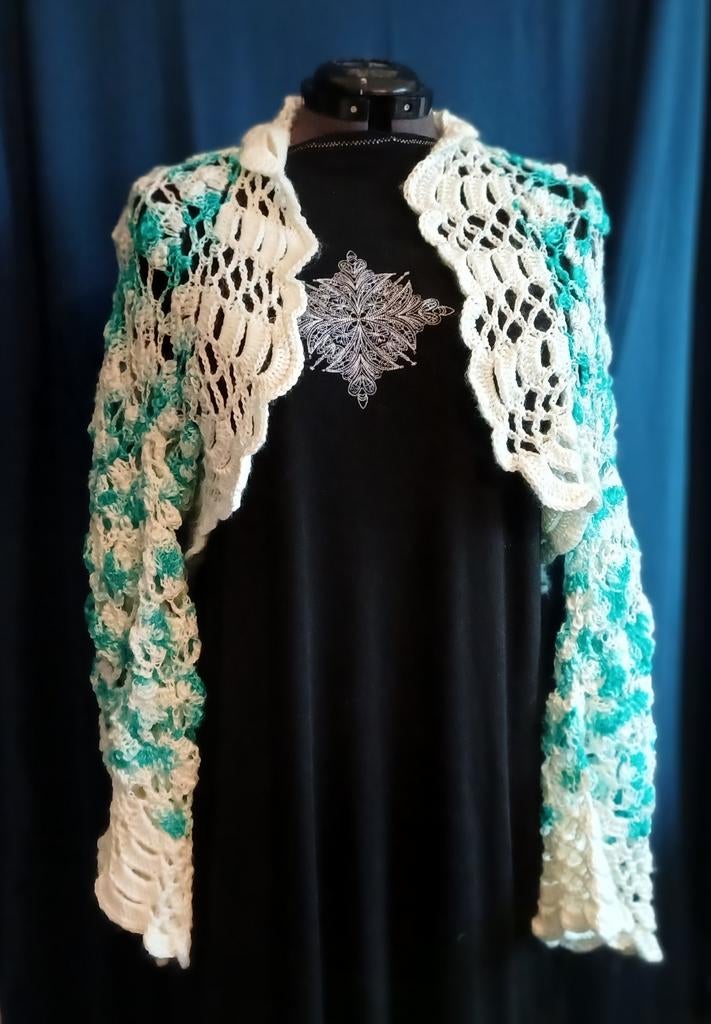 Gehaakte omslagdoek - Wit & Turquoise, Kleding | Dames, Gelegenheidskleding, Overige typen, Overige kleuren, Maat 42/44 (L), Nieuw