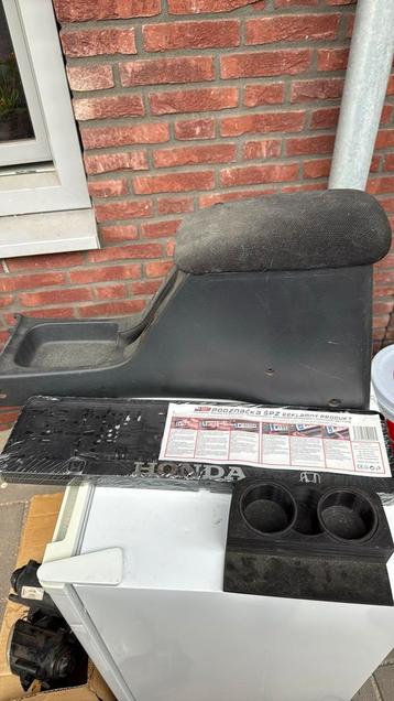 Honda civic 97-00 armsteun, kenteken, bekerhouder beschikbaar voor biedingen