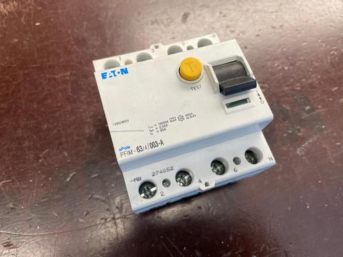 EATON aardlekschakelaar 30mA, 63A, 4 polig, PFIM-63/4/003-A, Hobby en Vrije tijd, Elektronica-componenten, Zo goed als nieuw, Ophalen of Verzenden