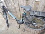 Elektrische fiets met lader.  Misschien defect geen idee!!, Fietsen en Brommers, Elektrische fietsen, Ophalen, Zo goed als nieuw