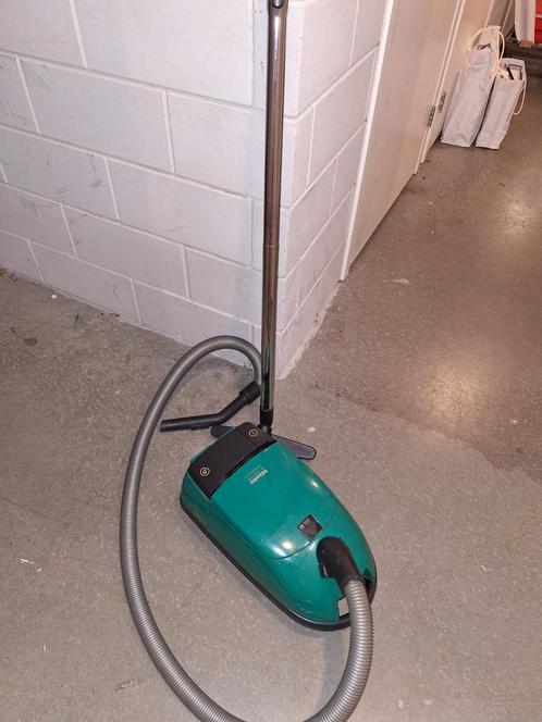 Miele De Luxe S2000 Stofzuiger, Witgoed en Apparatuur, Stofzuigers, Gebruikt, Stofzuiger, Minder dan 1200 watt, Stofzak, Ophalen