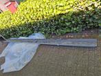Gratis! 2 kunststof dakgoten van elk 4 meter lang, Ophalen, Gebruikt, Pvc, 6 meter of meer