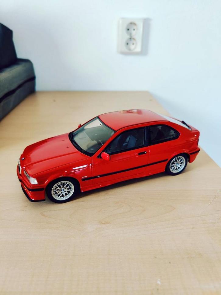 1:18 BMW 323Ti Compact (E36) uit1998 Ottomobile, Hobby en Vrije tijd, Modelauto's | 1:18, Zo goed als nieuw, Auto, OttOMobile