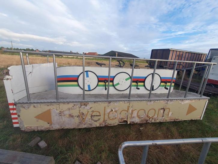 Haakarmplateau 5 meter met interactieve fietsattractie, Kinderen en Baby's, Speelgoed | Buiten | Speeltoestellen, Gebruikt, Ophalen