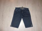 donkerblauwe damesspijkerbermuda van GURU, maat 28, Kleding | Dames, Ophalen of Verzenden, Gedragen, Blauw, W28 - W29 (confectie 36)