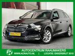 Skoda Superb COMBI 1.4 TSI iV BUSINESS EDITION PHEV NAVIGATI, Auto's, Skoda, Stof, Gebruikt, 4 cilinders, Zwart
