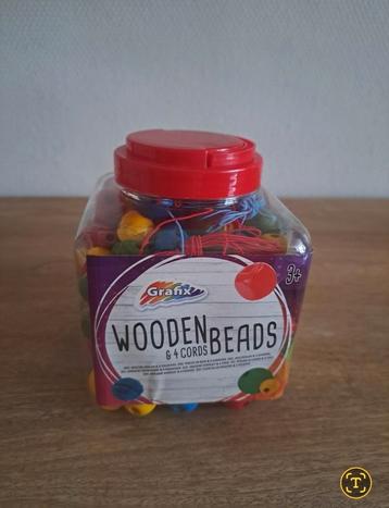 Houten kralen beschikbaar voor biedingen