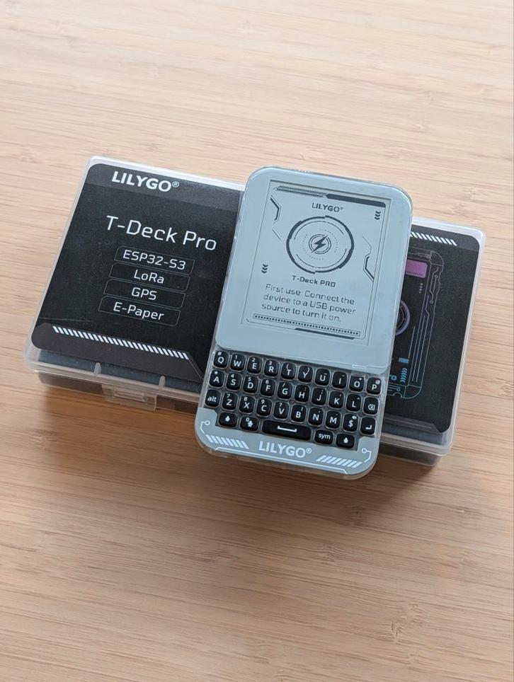 Lilygo T-Deck Pro - ESP32-S3 LoRa E-Paper (PCM5102A variant), Computers en Software, Overige Computers en Software, Zo goed als nieuw