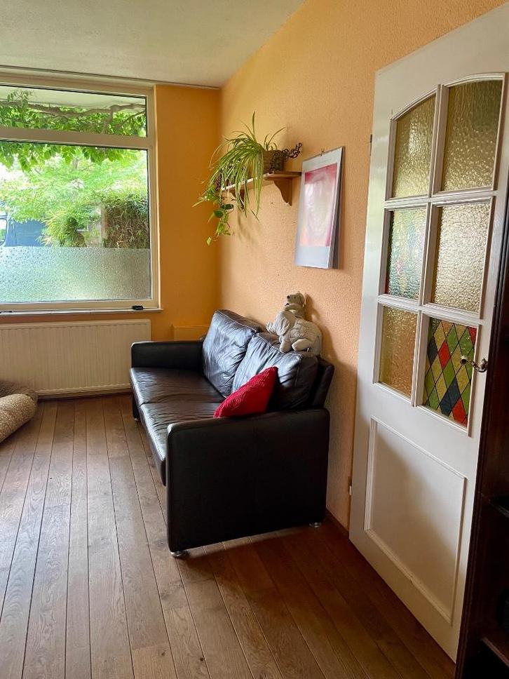 Kleine bank van echt leer, Huis en Inrichting, Banken | Sofa's en Chaises Longues, Zo goed als nieuw, Tweepersoons, 150 tot 200 cm