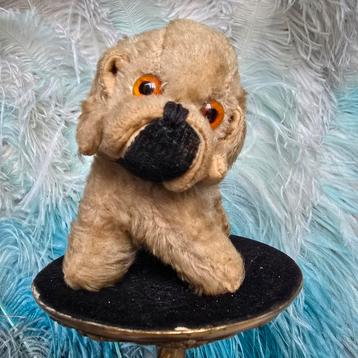 Antiek hondje bulldog hond pop poppen  beschikbaar voor biedingen
