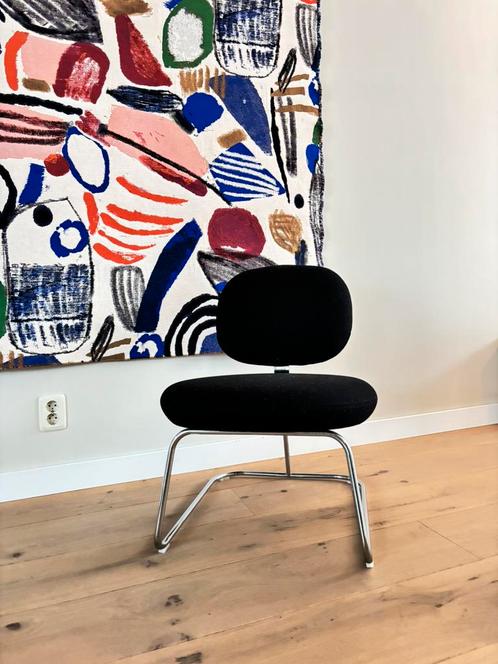 Artifort Vega stoel kleur zwart, Huis en Inrichting, Fauteuils, Zo goed als nieuw, 50 tot 75 cm, Ophalen of Verzenden