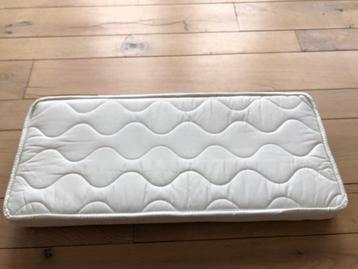 Matras voor een wiegje  beschikbaar voor biedingen