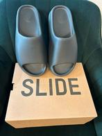 Yeezy Adidas Slides Dark Onyx Nieuw 43, Ophalen of Verzenden, Overige maten, Zwart