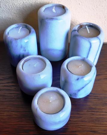 wit zwart getekende marmeren kandelaren voor waxine licht beschikbaar voor biedingen