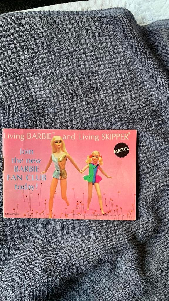 Living barbie boekje 1970, Verzamelen, Poppen, Ophalen of Verzenden, Zo goed als nieuw, Pop