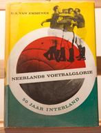 Neerlands Voetbalglorie geschreven door Ir A van Emmenes, Ophalen of Verzenden, Zo goed als nieuw, Balsport