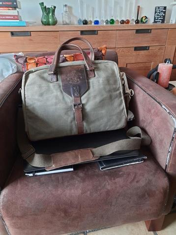 Stoere laptoptas/businesstas  beschikbaar voor biedingen