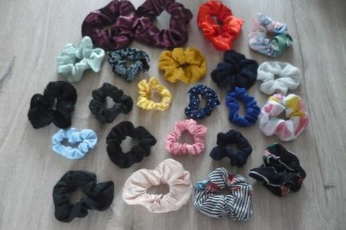 Verschillende scrunchies 23 in totaal, Sieraden, Tassen en Uiterlijk, Uiterlijk | Haarverzorging, Gebruikt, Overige typen, Ophalen of Verzenden