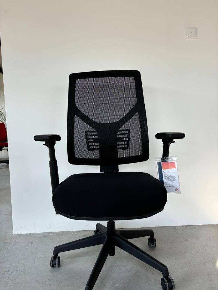 bureaustoel AH Edition zwarte stof NEN/NPR, Huis en Inrichting, Bureaustoelen, Zo goed als nieuw, Bureaustoel, Zwart, Ophalen of Verzenden
