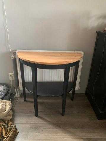Half ronde wandtafel. 71 cm h, 40 cm d, 80 cm b. Ikea. beschikbaar voor biedingen
