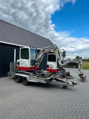 Minikraan met machinist voor diverse werkzaamheden in u tuin beschikbaar voor biedingen