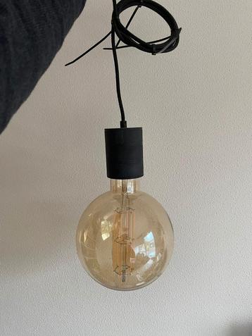 Industriële calex hanglamp beschikbaar voor biedingen