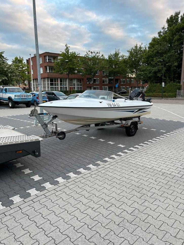Speedboot 90 pk nette staat, Watersport en Boten, Motorboten en Motorjachten, Zo goed als nieuw, Polyester, Tot 6 meter, Benzine