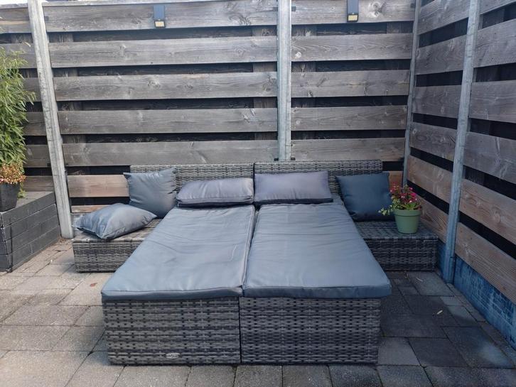 Grijze loungeset met kussens, Tuin en Terras, Tuinsets en Loungesets, Zo goed als nieuw, Bank, Ophalen