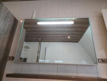 Badkamerspiegel met verlichting – 90x60 cm beschikbaar voor biedingen