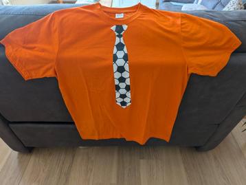 Oranje t-shirt  beschikbaar voor biedingen