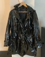 Lakjas zwart mt L met capuchon sexy jas zwart glanzend lak, Verzenden, Zo goed als nieuw, Maat 52/54 (L), Zwart