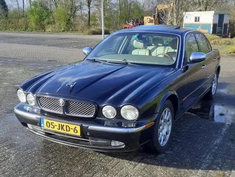 Jaguar XJ 2003 Zwart LPG V8 4.2L Zwart, Auto's, Jaguar, Particulier, XJ, Airbags, Airconditioning, Alarm, Bluetooth, Boordcomputer