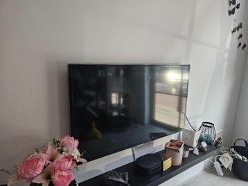 Samsung TV - inclusief ophangbeugel beschikbaar voor biedingen