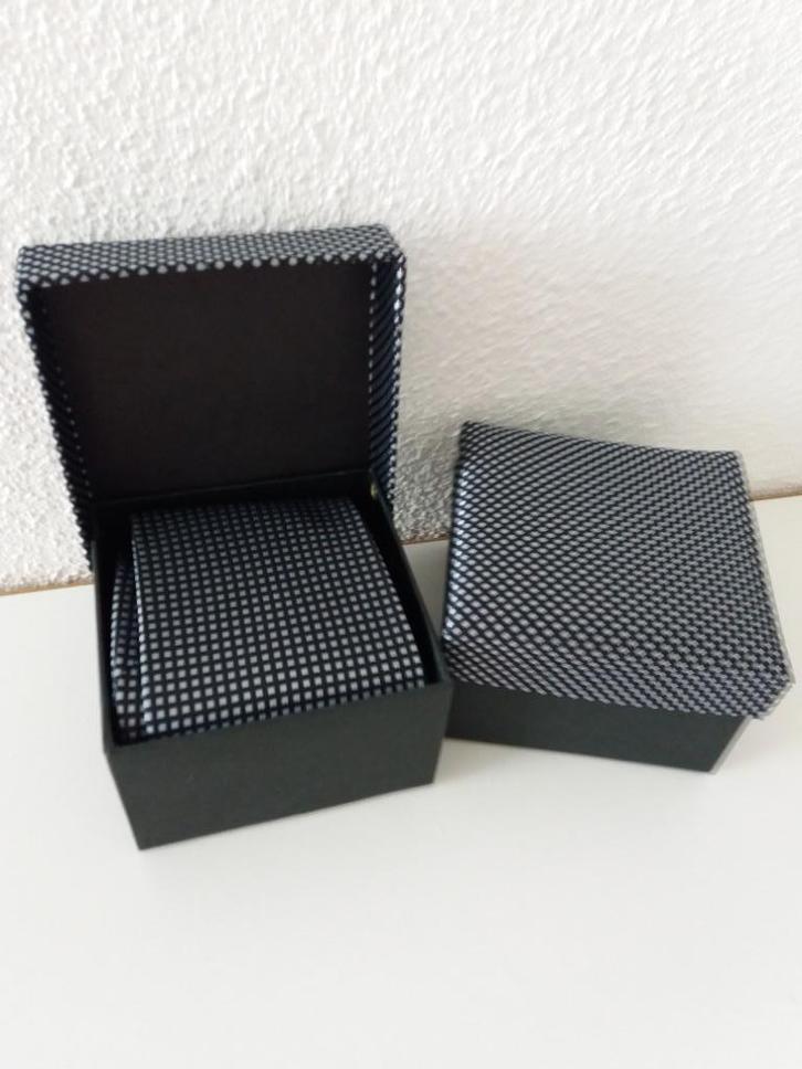 OPRUIMING KERSTCADEAUTJES UITZOEKEN 24 STUKS!!!!!!!!!, Diversen, Kerst, Nieuw, Ophalen of Verzenden