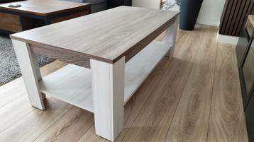 Mooie salontafel hout/wit met schap. beschikbaar voor biedingen