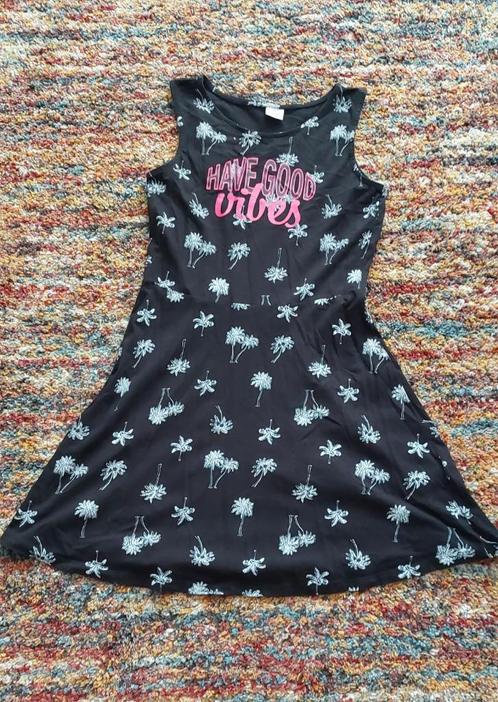 Vrolijke zomerjurkje van Page one Young maat 170., Kinderen en Baby's, Kinderkleding | Maat 170, Zo goed als nieuw, Meisje, Jurk of Rok