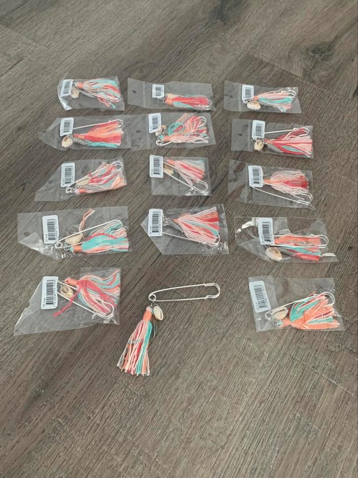 Part 15 stuks broches spelden, Sieraden, Tassen en Uiterlijk, Broches, Zo goed als nieuw, Overige materialen, Overige kleuren