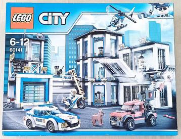 LEGO CITY POLITIEBUREAU GROOT 60141 beschikbaar voor biedingen