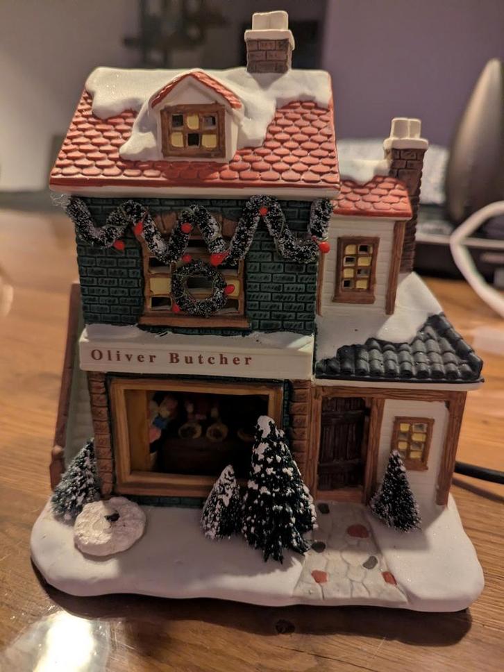Kersthuisje Oliver Butcher, Diversen, Kerst, Zo goed als nieuw, Ophalen of Verzenden
