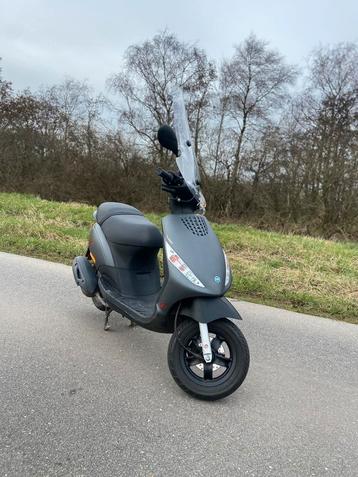 Piaggio Zip 45 km/u – 4-takt Euro 4 – slechts 11.000 km beschikbaar voor biedingen
