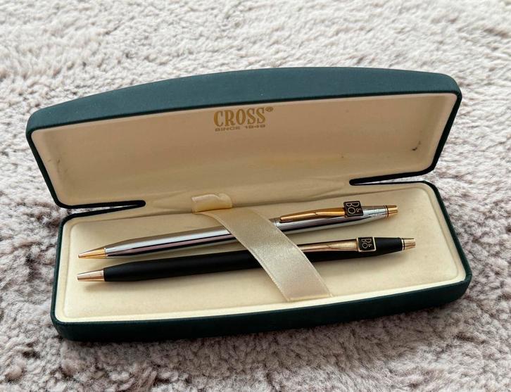 B&O - Bang & Olufsen Cross Pen en Vulpotlood in etui, Verzamelen, Pennenverzamelingen, Zo goed als nieuw, Balpen, Cross, Ophalen