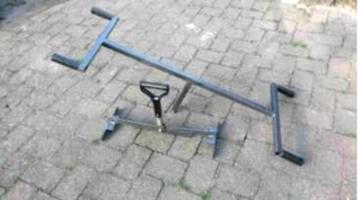 Stenen tiller / tegel tiller / tegelklem beschikbaar voor biedingen
