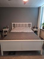 Witte bed + 2 nachtkastjes + lattenbodem, Ophalen, Gebruikt, Wit, Tweepersoons