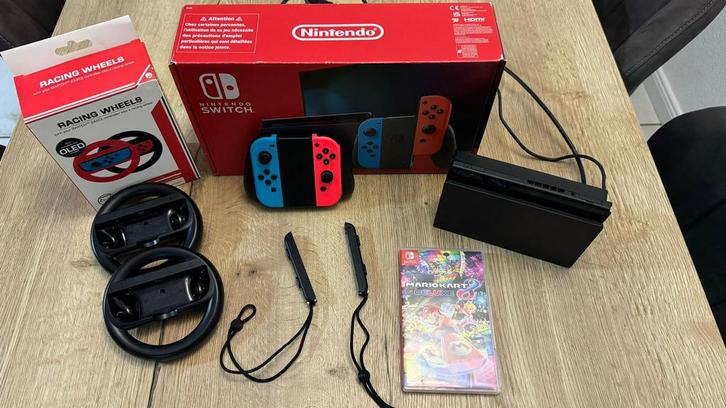 Nintendo Switch + Cntrls + Stuurtjes + Spel (Originele Doos), Spelcomputers en Games, Spelcomputers | Nintendo Switch, Zo goed als nieuw