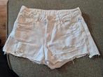 Te koop korte broek kleur wit maat 36, Kort, Wit, Ophalen of Verzenden, Zo goed als nieuw