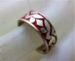 Brede vintage zilveren bandring met rood emaille 925 (7199-2, Sieraden, Tassen en Uiterlijk, Ringen, Ophalen, 19 tot 20, Zo goed als nieuw