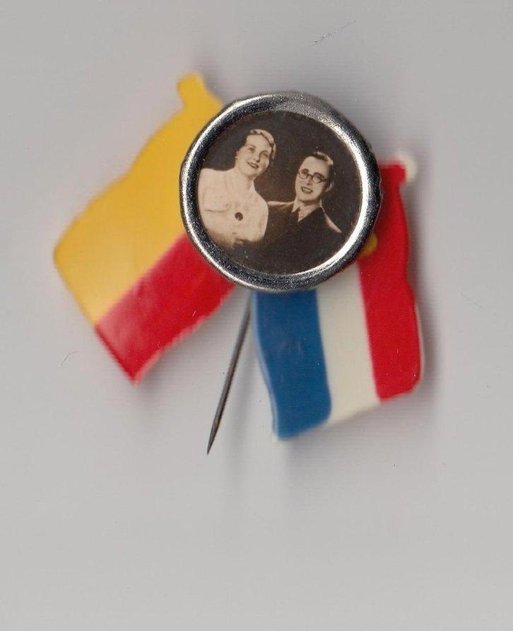 Koningin Juliana Huwelijk 1937 vlag speldje, Verzamelen, Speldjes, Pins en Buttons, Gebruikt, Speldje of Pin, Overige onderwerpen