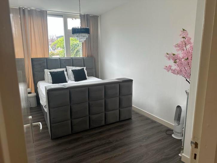 Luxe Boxspring 180x200 met TV Lift!, Huis en Inrichting, Slaapkamer | Bedden, Zo goed als nieuw, Tweepersoons, 180 cm, 200 cm