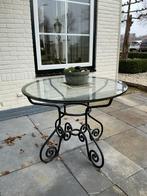 Twee handgesmede ronde tafels met glazen blad, Ophalen, Gebruikt, Rond, Metaal