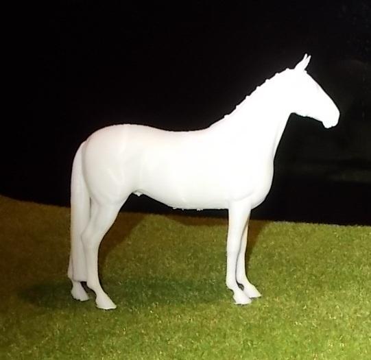 Warmbloed hengst 30 ingevlochten - zo groot als Schleich, Verzamelen, Speelgoed, Nieuw, Ophalen of Verzenden